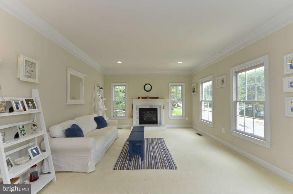 15722 Brandywine Road Dumfries, VA 22025 - Photo 8 of 30 Living Room