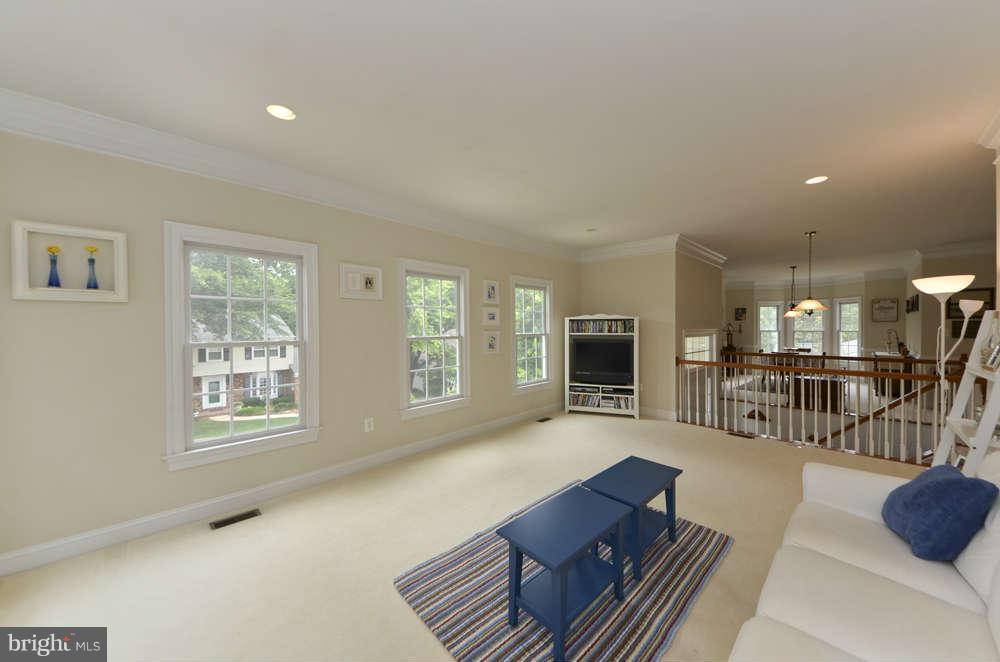 15722 Brandywine Road Dumfries, VA 22025 - Photo 9 of 30 Living Room