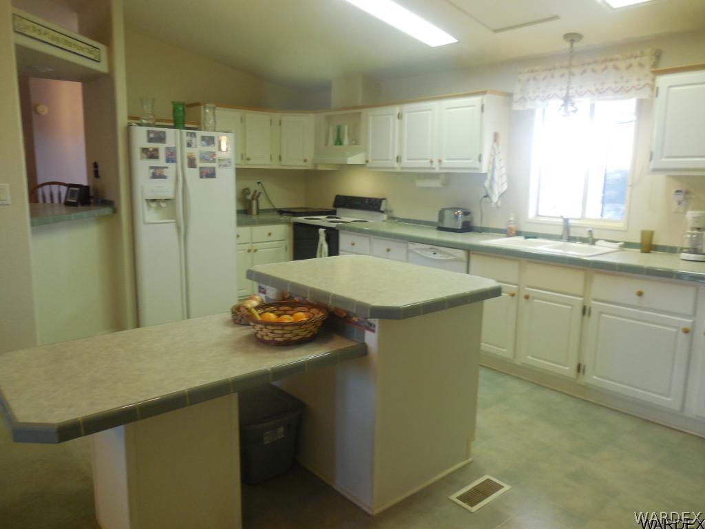 2409 View Point Road Fort Mohave, AZ 86426 - Photo 3 of 24 great kitchen for entertaining