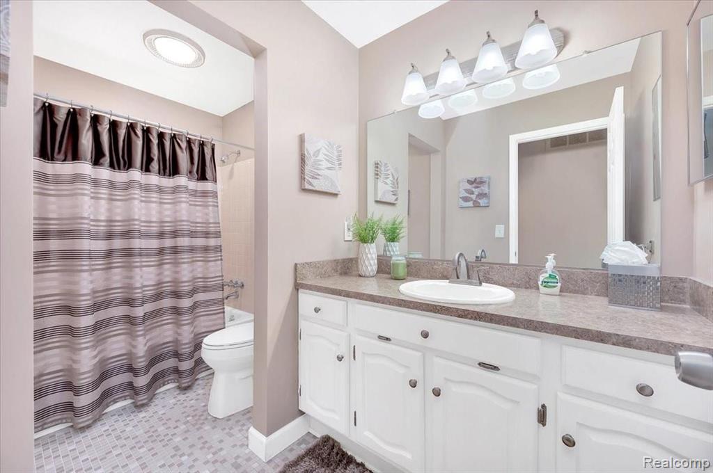 591 Kentucky Drive Rochester Hills, MI 48307 - Photo 14 of 24
