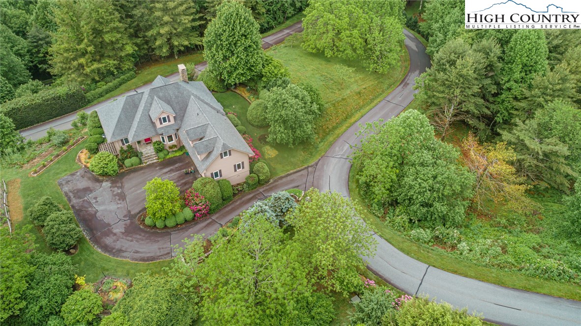 160 Wildwood Run Road Banner Elk, NC 28604 - Photo 2 of 44 Gallery Image 2