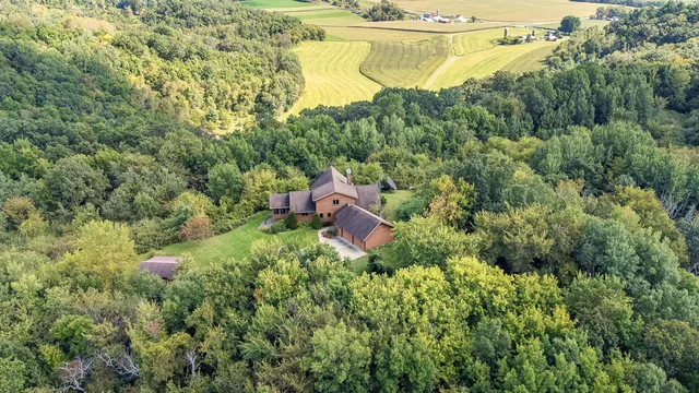 $790,000 | N8718 County Road VV, Farmington, WI 54644
