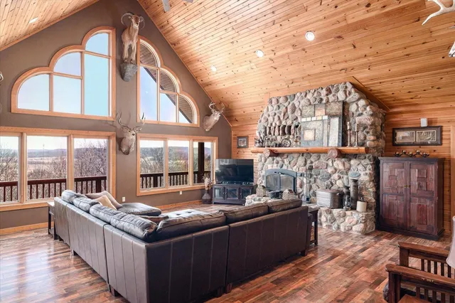 $790,000 | N8718 County Road VV, Farmington, WI 54644