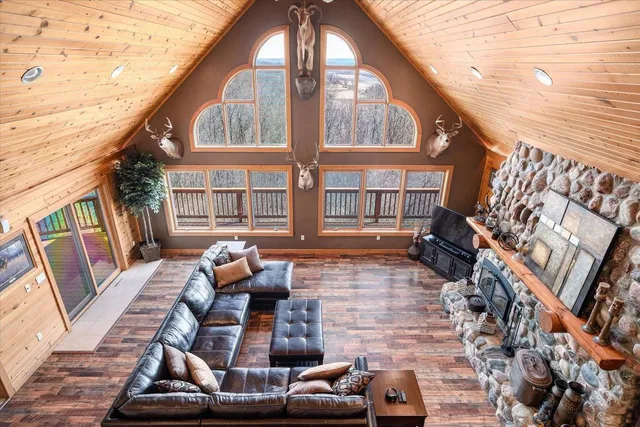 $790,000 | N8718 County Road VV, Farmington, WI 54644