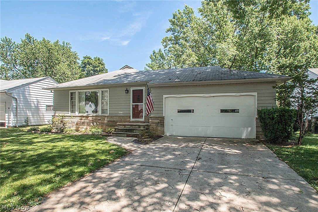 1159 Haverston Road Cleveland, OH 44124 - Photo 2 of 28