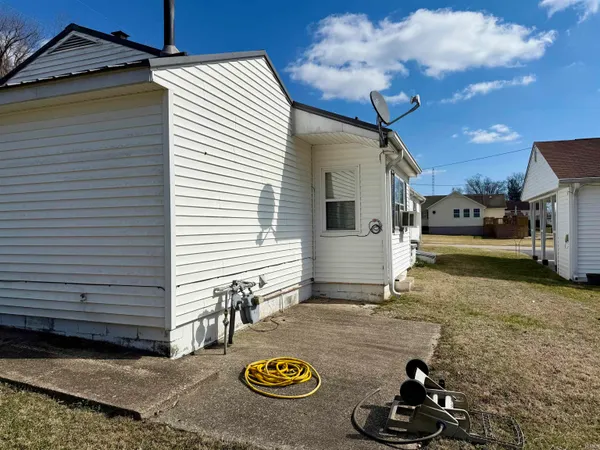 $128,000 | 807 Upper Circle Dr Shoals, Shoals, IN 47581