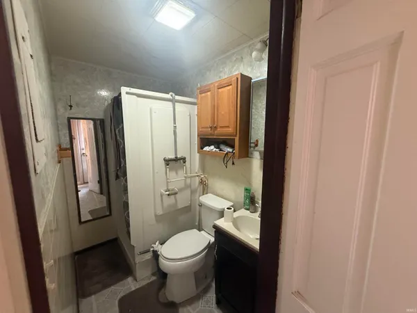 $128,000 | 807 Upper Circle Dr Shoals, Shoals, IN 47581