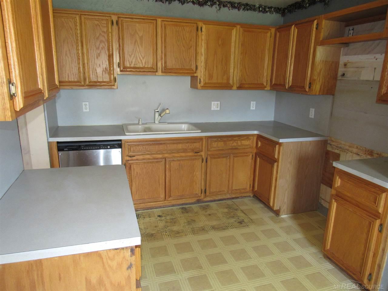 2827 Weaverton Rochester Hills, MI 48307 - Photo 10 of 36