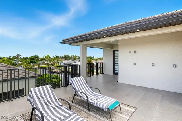 $2,000,000 | 802 El Dorado Parkway East, Cape Coral, FL 33904