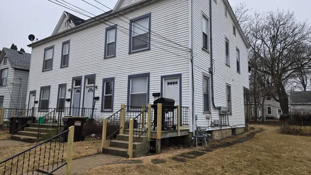 $229,000 | 609 West Cottonwood Street, Freeport, IL 61032