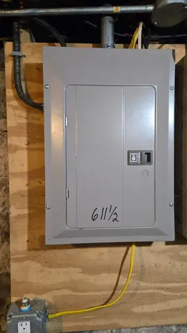 $229,000 | 609 West Cottonwood Street, Freeport, IL 61032