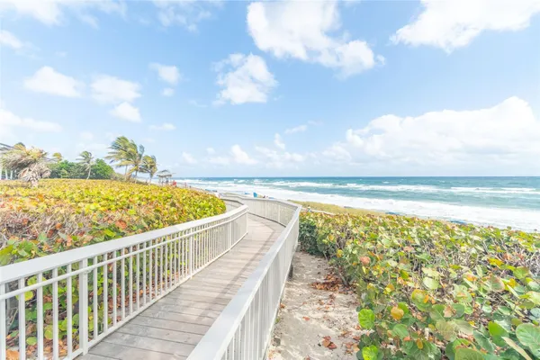 $4,200 | 6520 North Ocean Boulevard, Unit 22, Boynton Beach, FL 33435