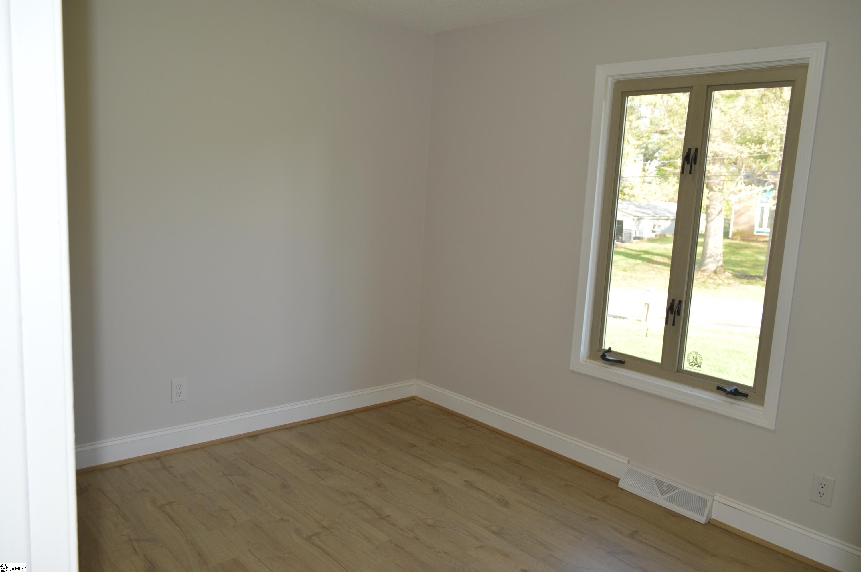 301 East Celestial Drive Greer, SC 29651 - Photo 12 of 27