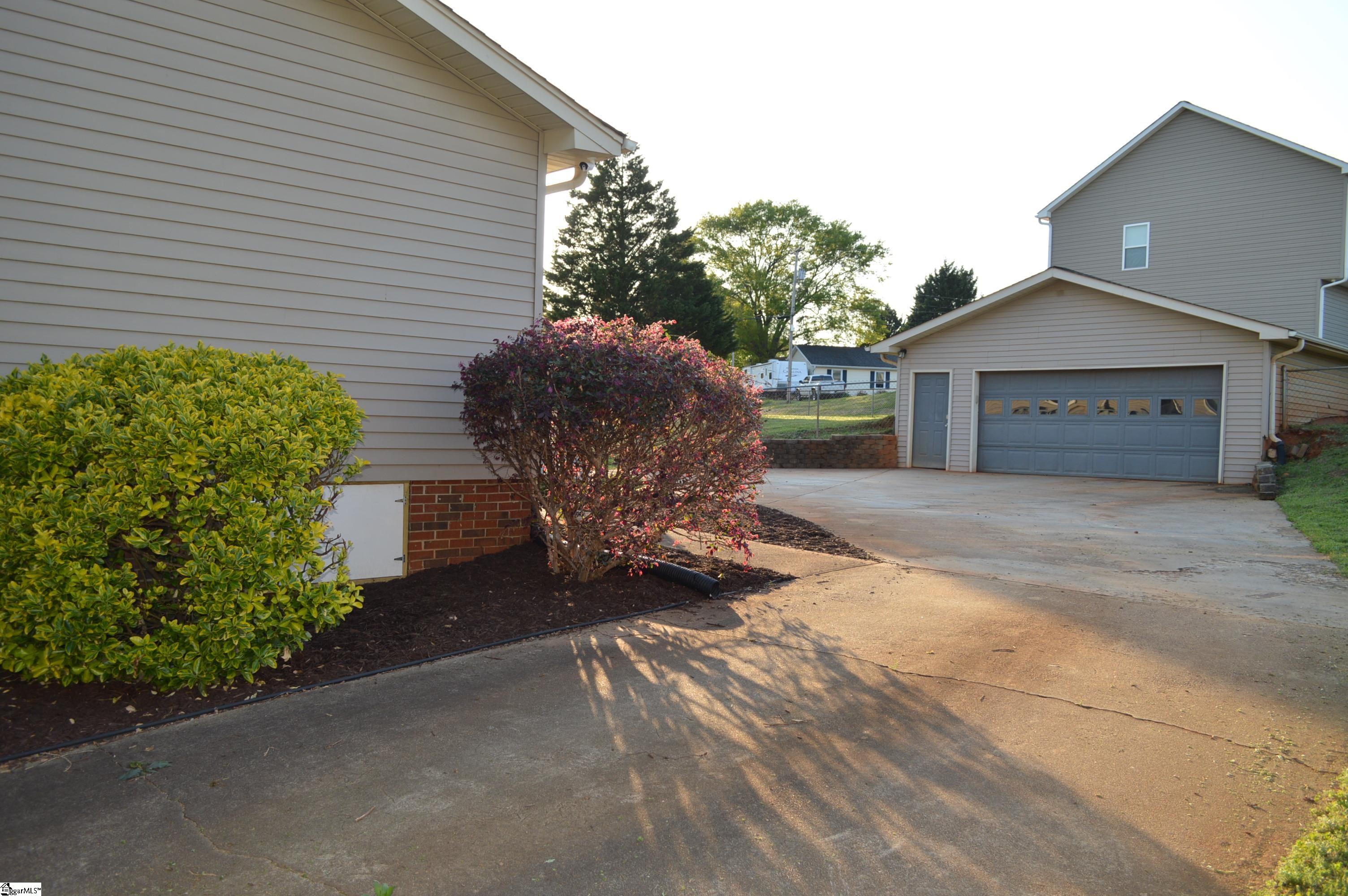 301 East Celestial Drive Greer, SC 29651 - Photo 22 of 27