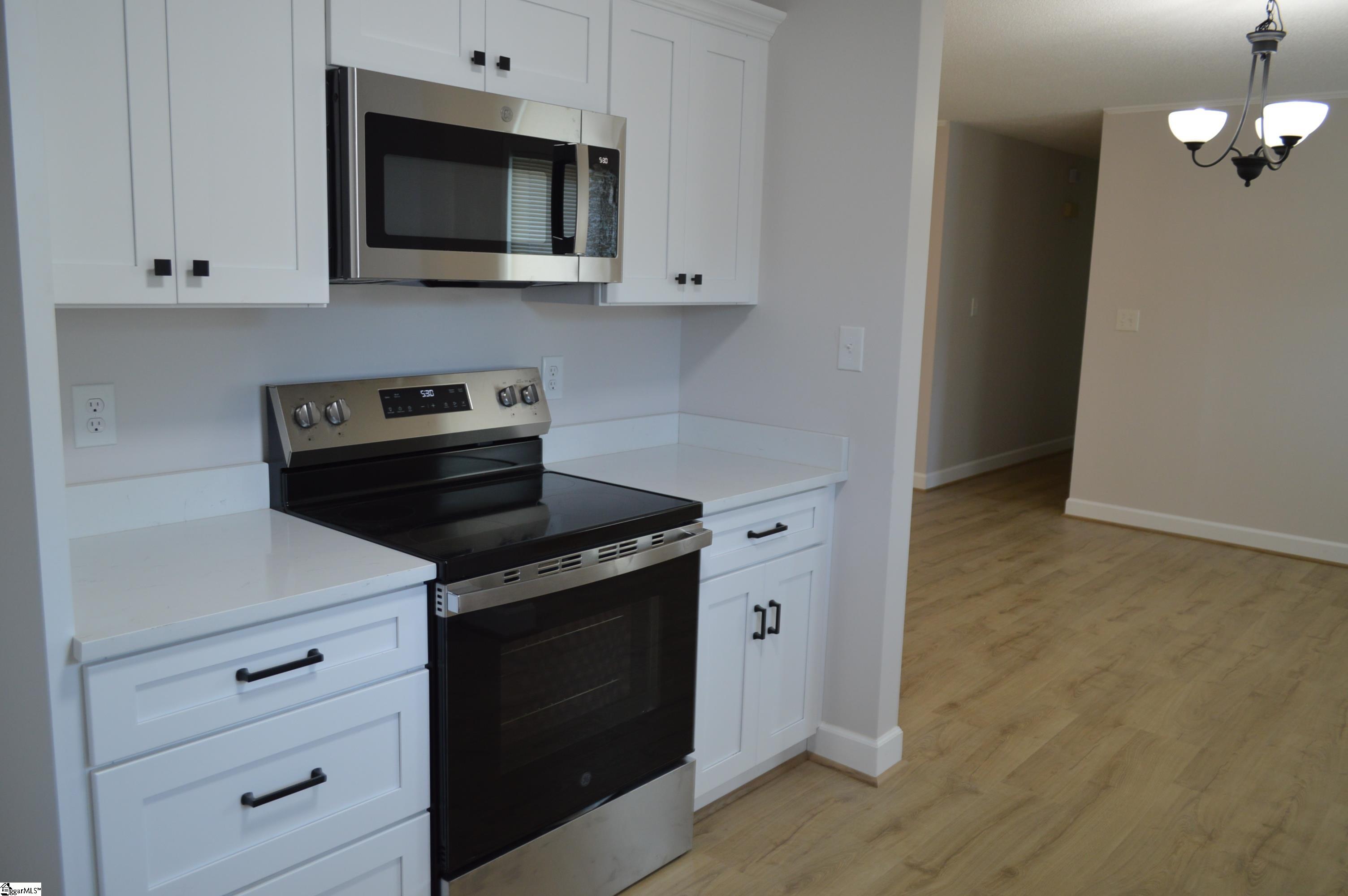 301 East Celestial Drive Greer, SC 29651 - Photo 9 of 27