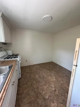 $885 | 110 Pine Street, Port Allen, LA 70767