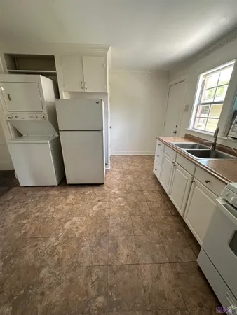 $885 | 110 Pine Street, Port Allen, LA 70767