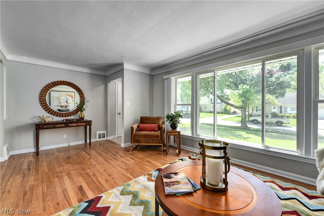 4979 North Barton Road Cleveland, OH 44124 - Photo 8 of 23