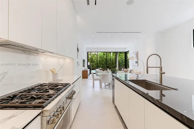 $3,945,000 | 2822 Coconut Avenue, Unit 2822, Miami, FL 33133