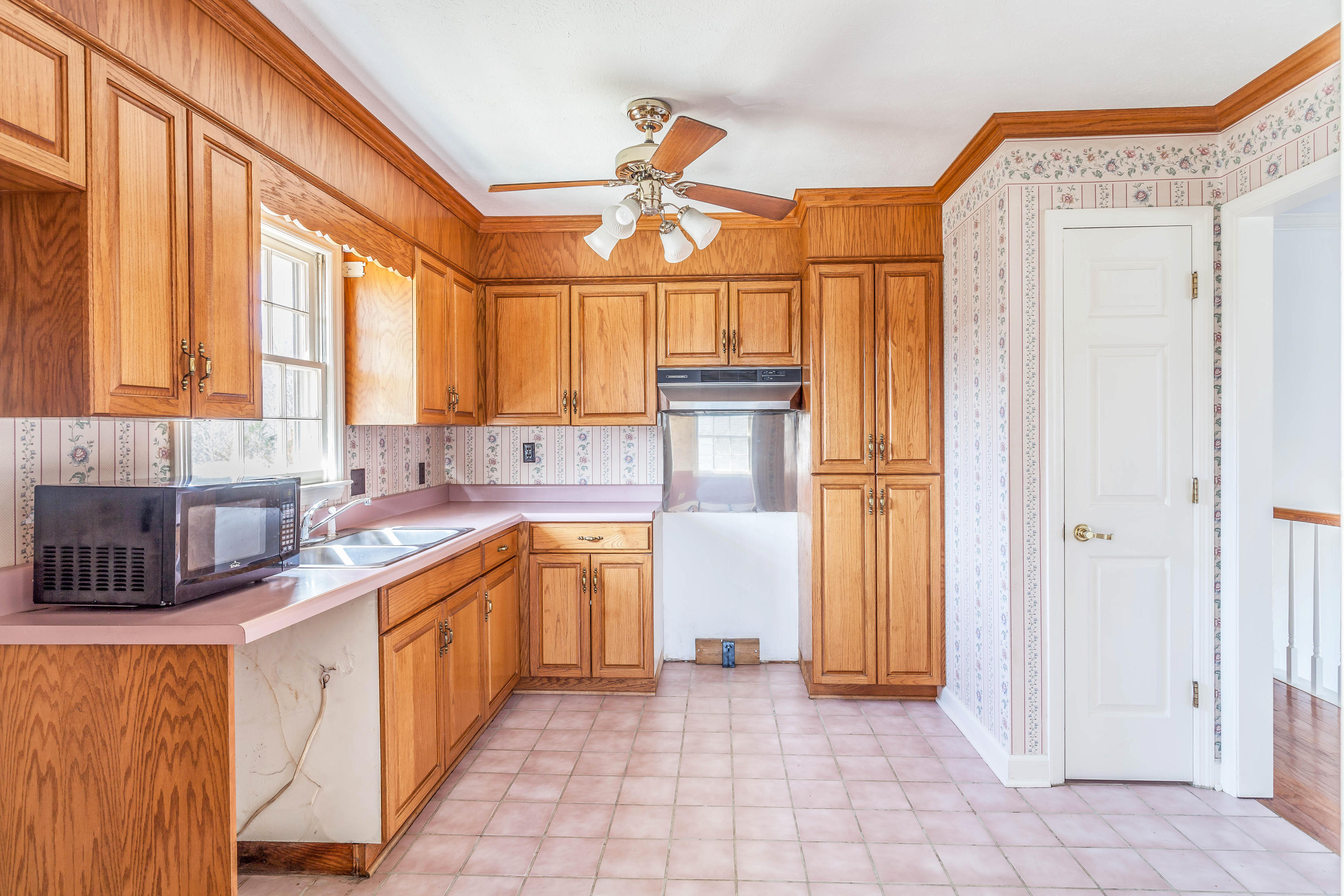 6620 Ramsey Road Harrison, TN 37341 - Photo 5 of 20 Kitchen.jpg