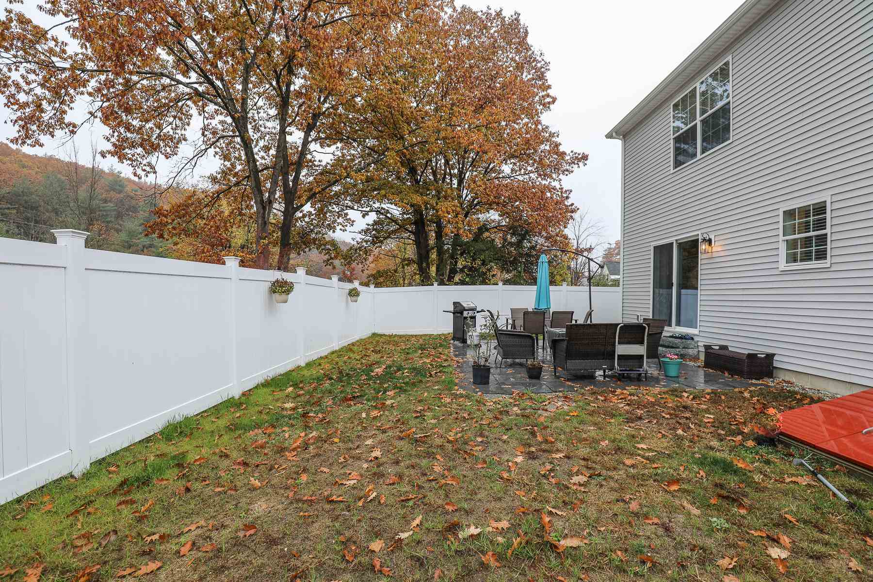 98 Wilton Road Milford, NH 03055 - Photo 6 of 37