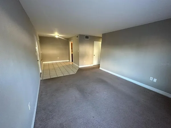 $950 | 1830 Maravilla Avenue, Unit 206, Fort Myers, FL 33901