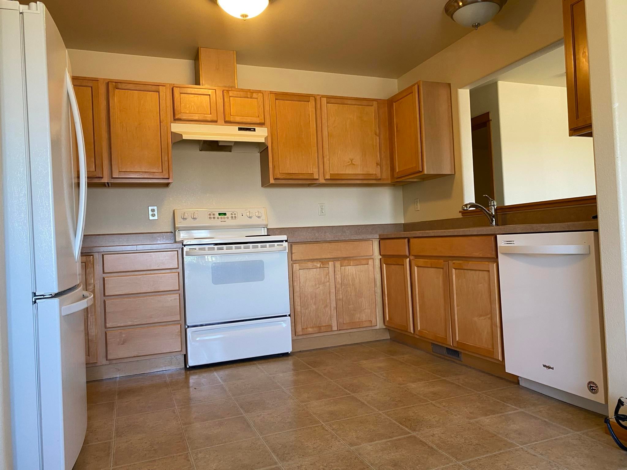 312 Ridgeview Drive Culver, OR 97734 - Photo 4 of 14 Open Kitchen