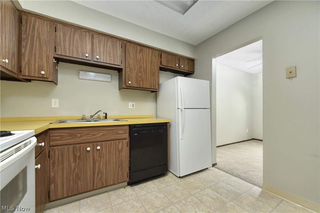 29315 Detroit Road, Unit 2 Westlake, OH 44145 - Photo 12 of 34