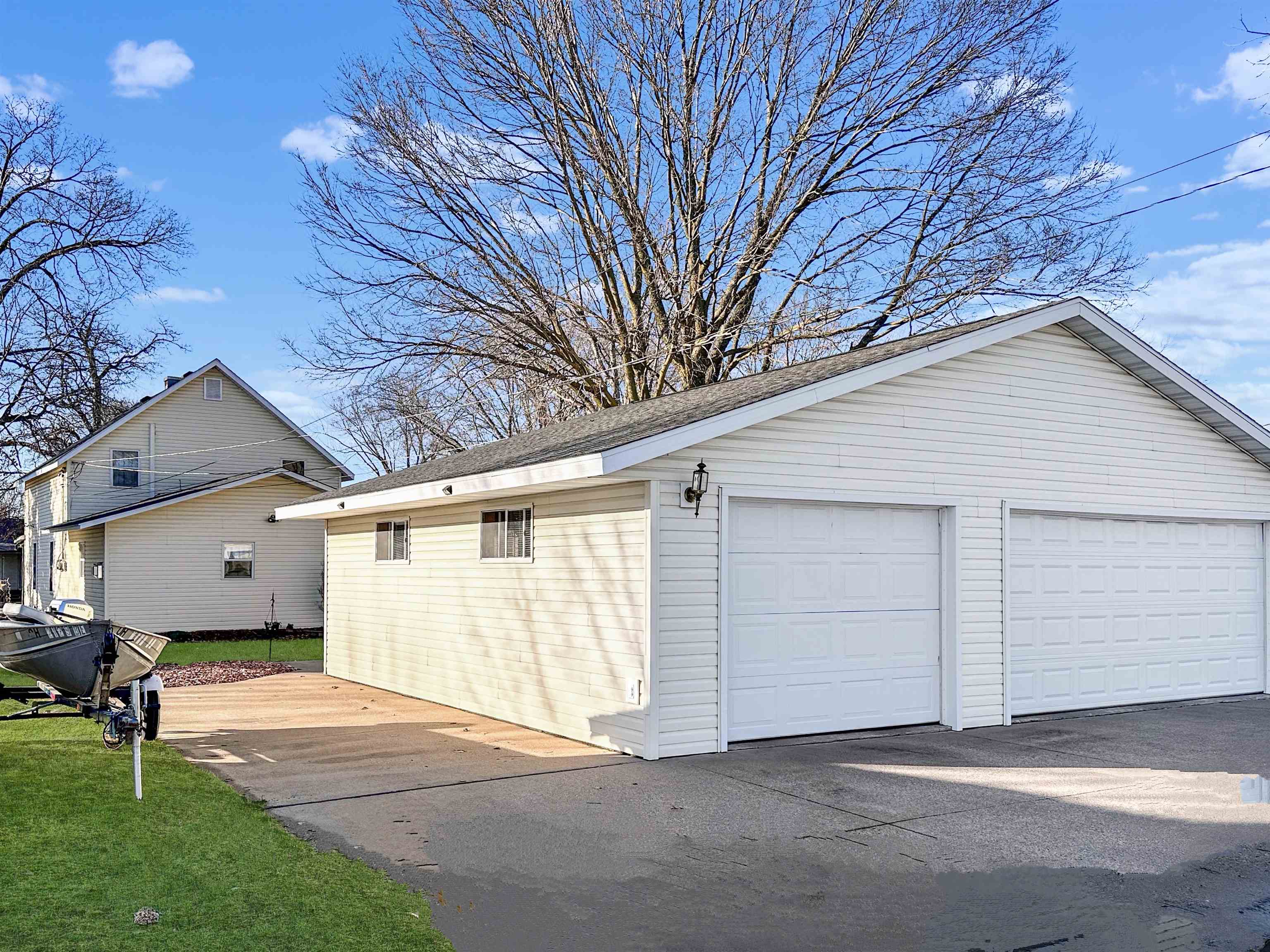 412 North Wacouta Avenue Prairie du Chien, WI 53821 - Photo 2 of 25