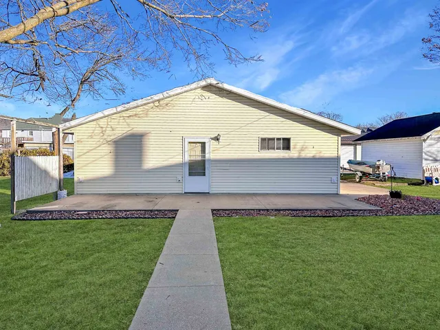 $225,000 | 412 North Wacouta Avenue, Prairie du Chien, WI 53821