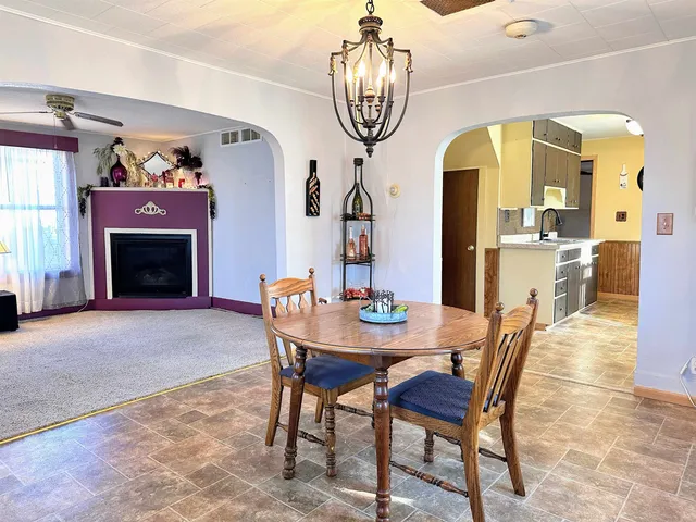 $225,000 | 412 North Wacouta Avenue, Prairie du Chien, WI 53821