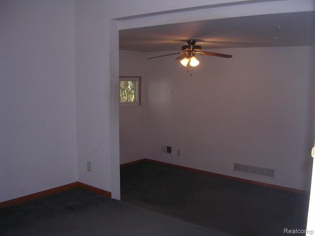 63855 Romeo Plank Road Ray, MI 48096 - Photo 17 of 23 RomeoPlnkMstr1.JPG