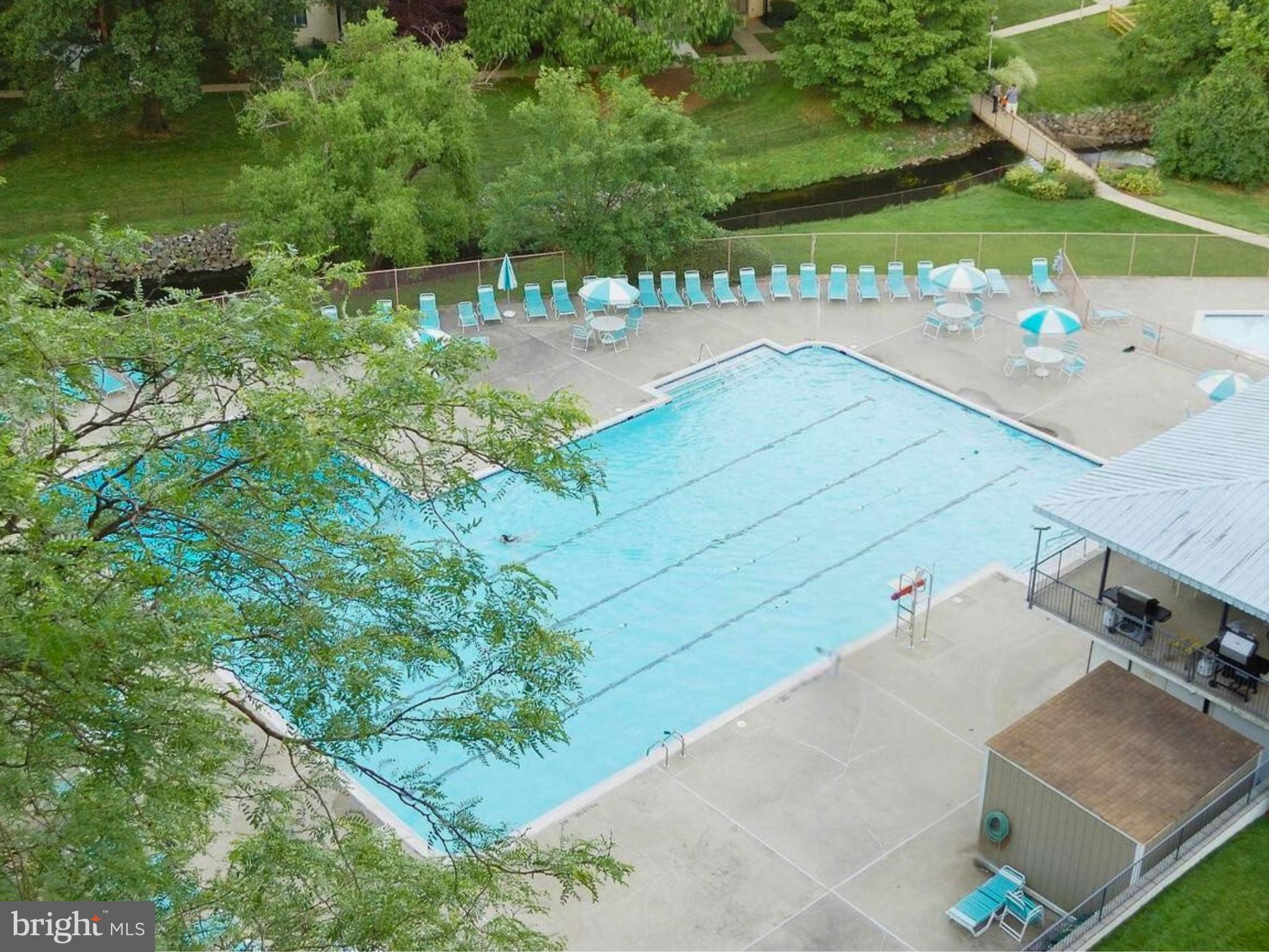 10201 Grosvenor Place, Unit 1001 Rockville, MD 20852 - Photo 35 of 49 Community Pool