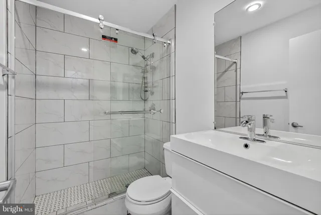 $2,500 | 6017 F Curtier Drive, Unit F, Alexandria, VA 22310