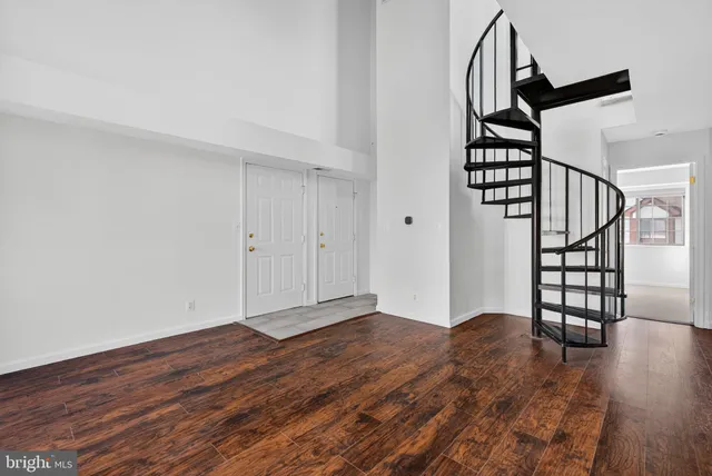 $2,500 | 6017 F Curtier Drive, Unit F, Alexandria, VA 22310