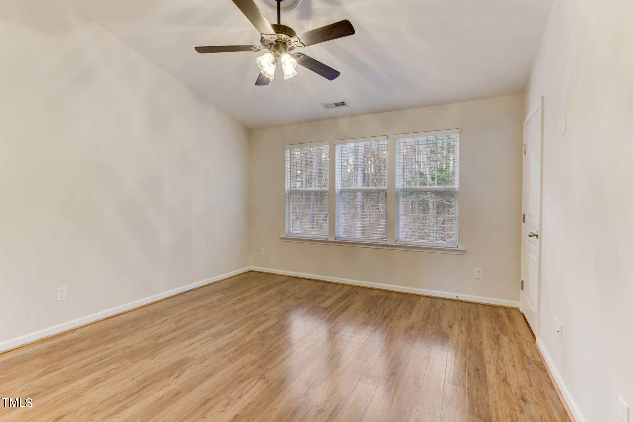 4401 Sugarbend Way Raleigh, NC 27606 - Photo 11 of 20 11-web-or-mls-Sugarbend Way-011