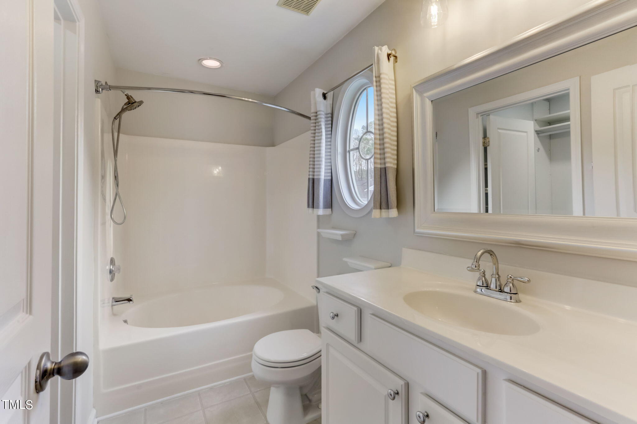 4401 Sugarbend Way Raleigh, NC 27606 - Photo 13 of 20 13-web-or-mls-Sugarbend Way-013