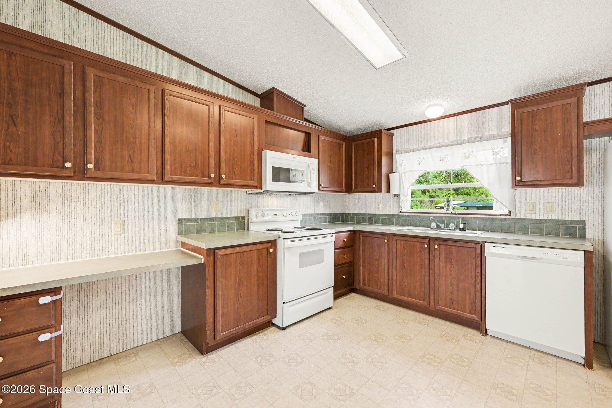 4785 Harrison Road Mims, FL 32754 - Photo 7 of 34 kitchen