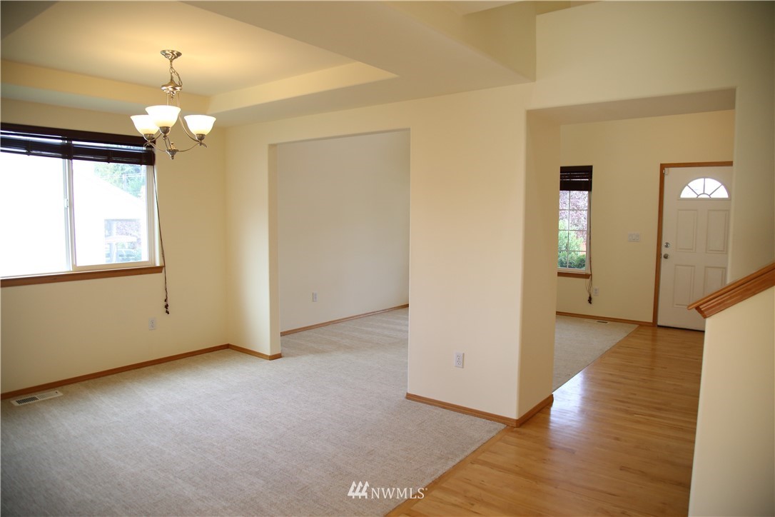 3602 186th Place Southeast Bothell, WA 98012 - Photo 3 of 12 Gallery Image 3