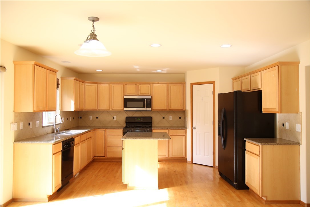 3602 186th Place Southeast Bothell, WA 98012 - Photo 6 of 12 Gallery Image 6