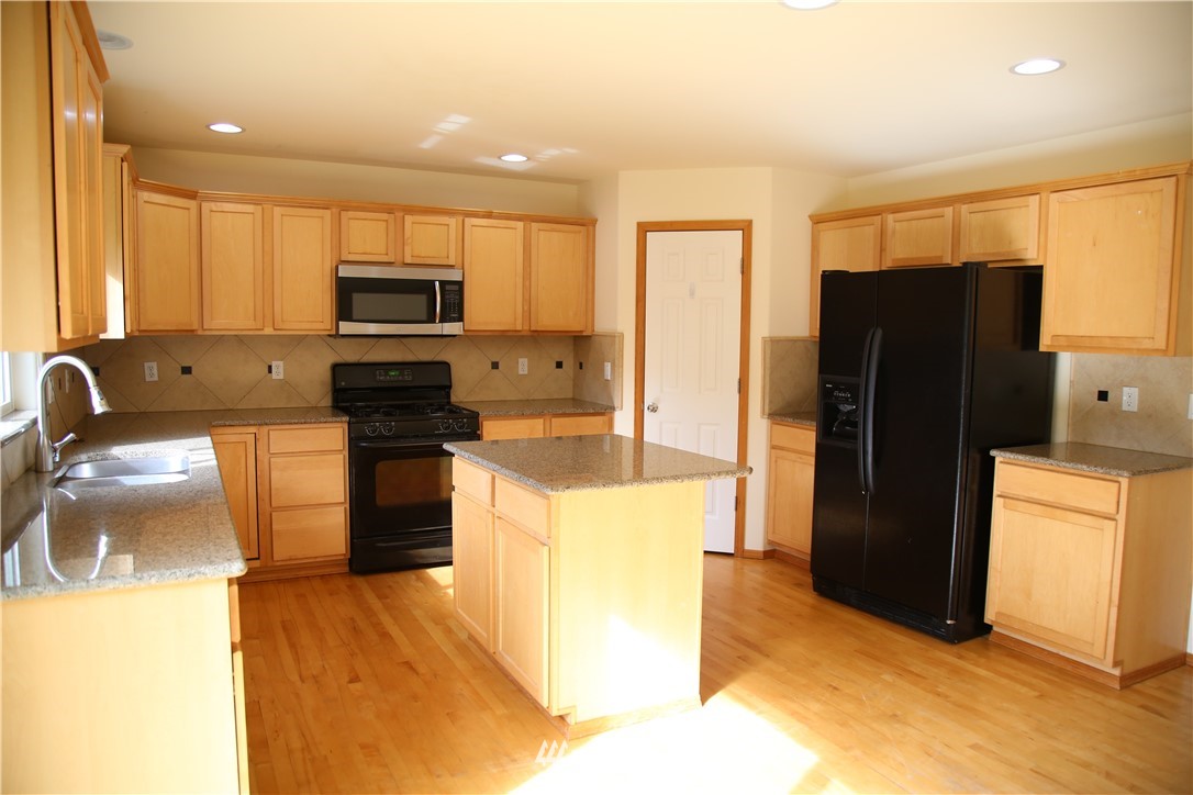 3602 186th Place Southeast Bothell, WA 98012 - Photo 7 of 12 Gallery Image 7
