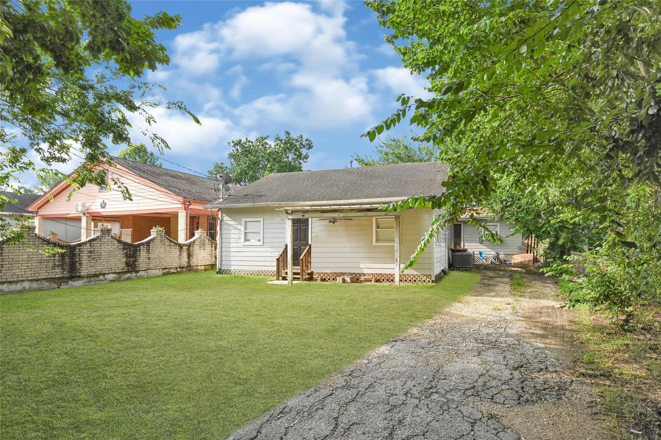 14336 Victoria Street Houston, TX 77015 - Photo 3 of 20