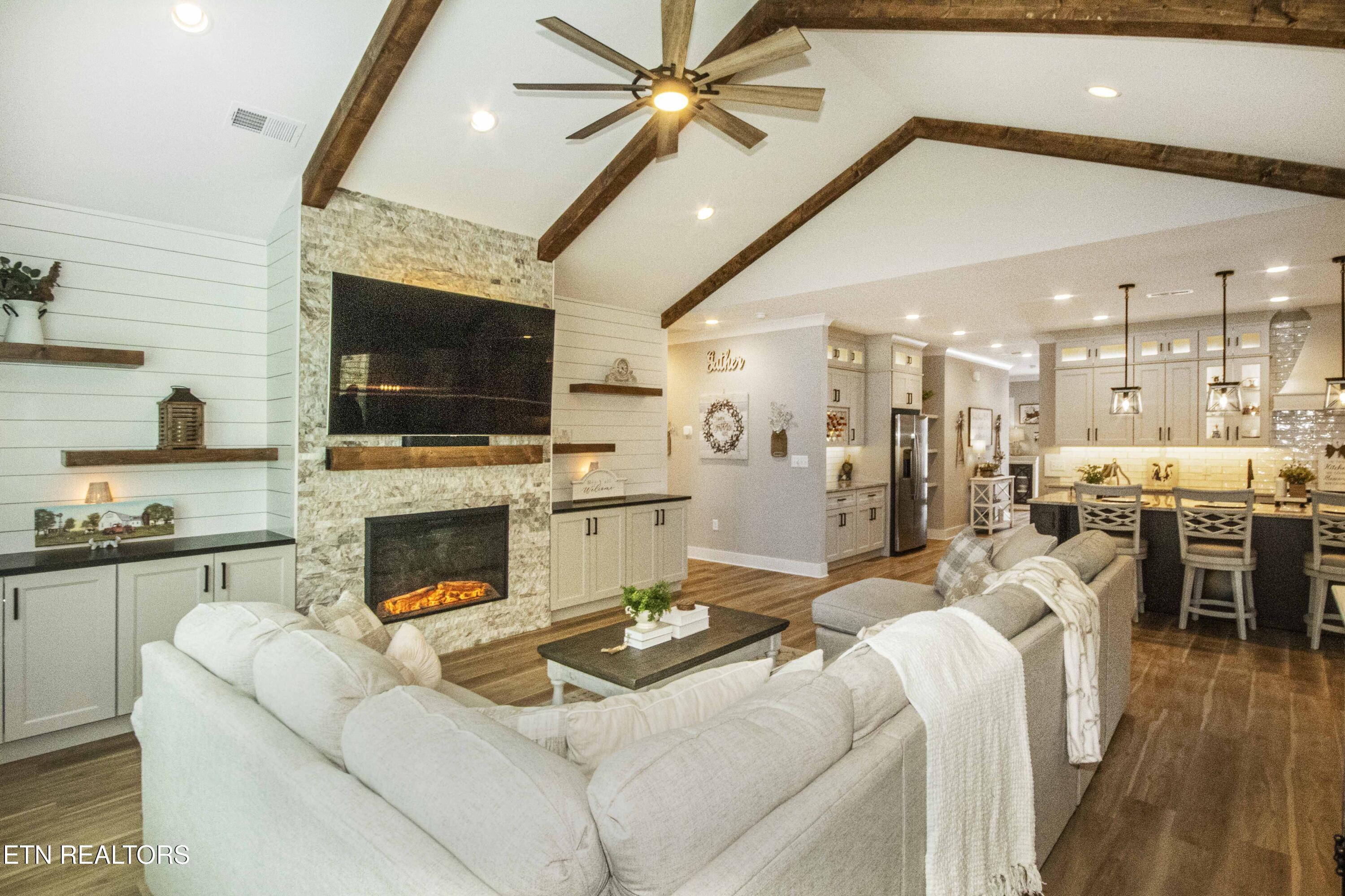 178 Saloli Way Loudon, TN 37774 - Photo 28 of 58 Living area