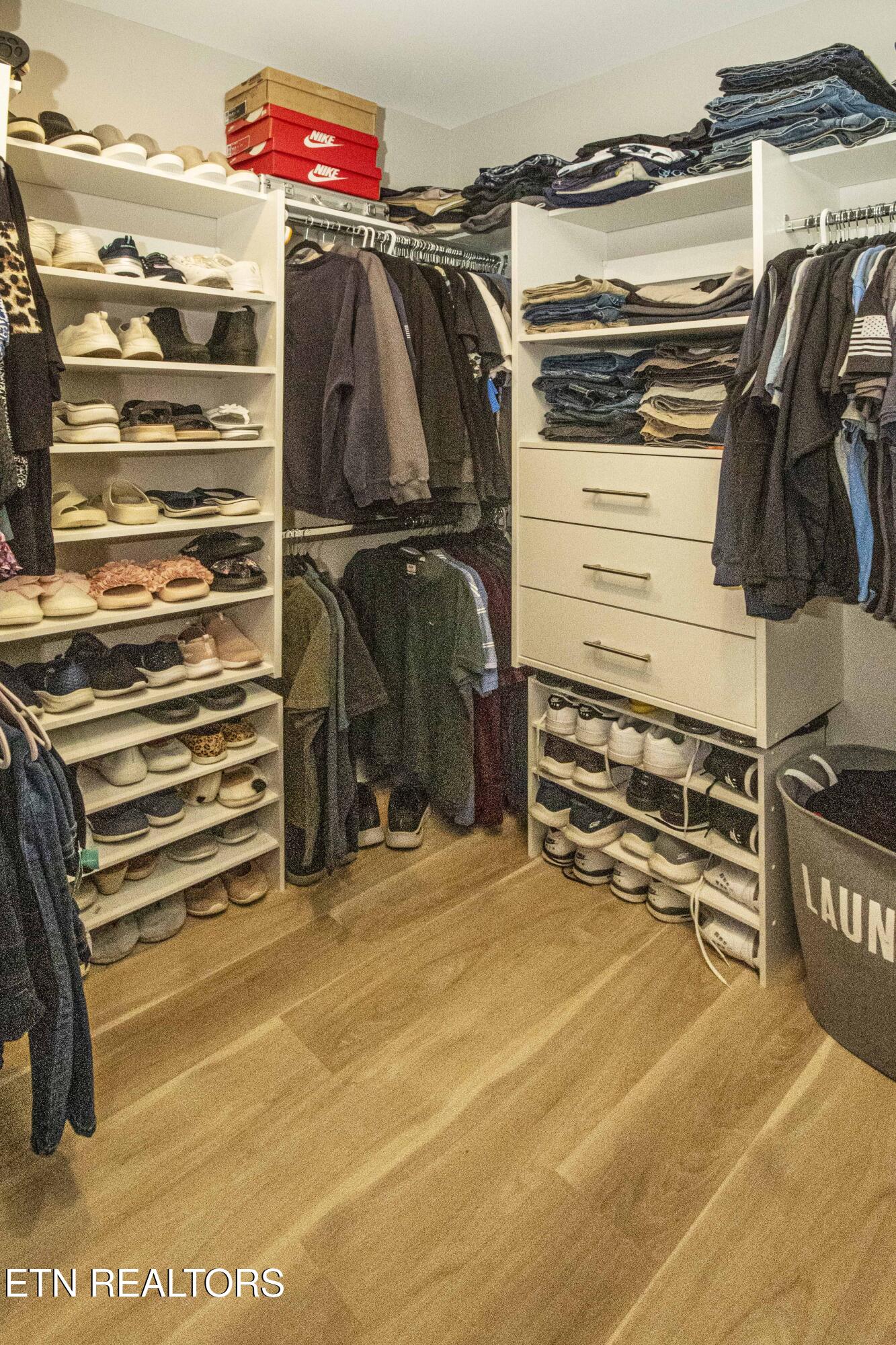 178 Saloli Way Loudon, TN 37774 - Photo 40 of 58 Walk-in closet