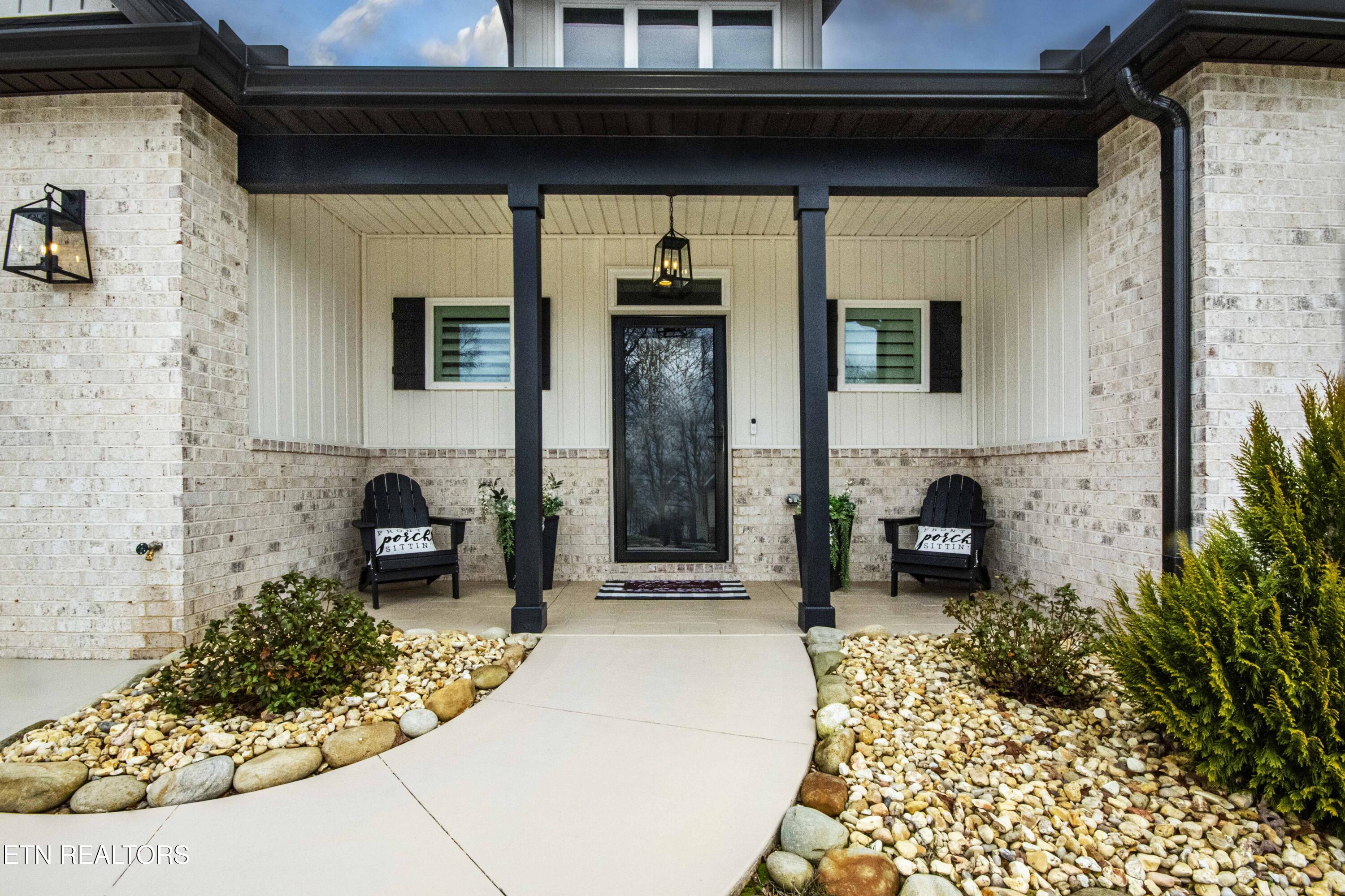 178 Saloli Way Loudon, TN 37774 - Photo 8 of 58 Front porch