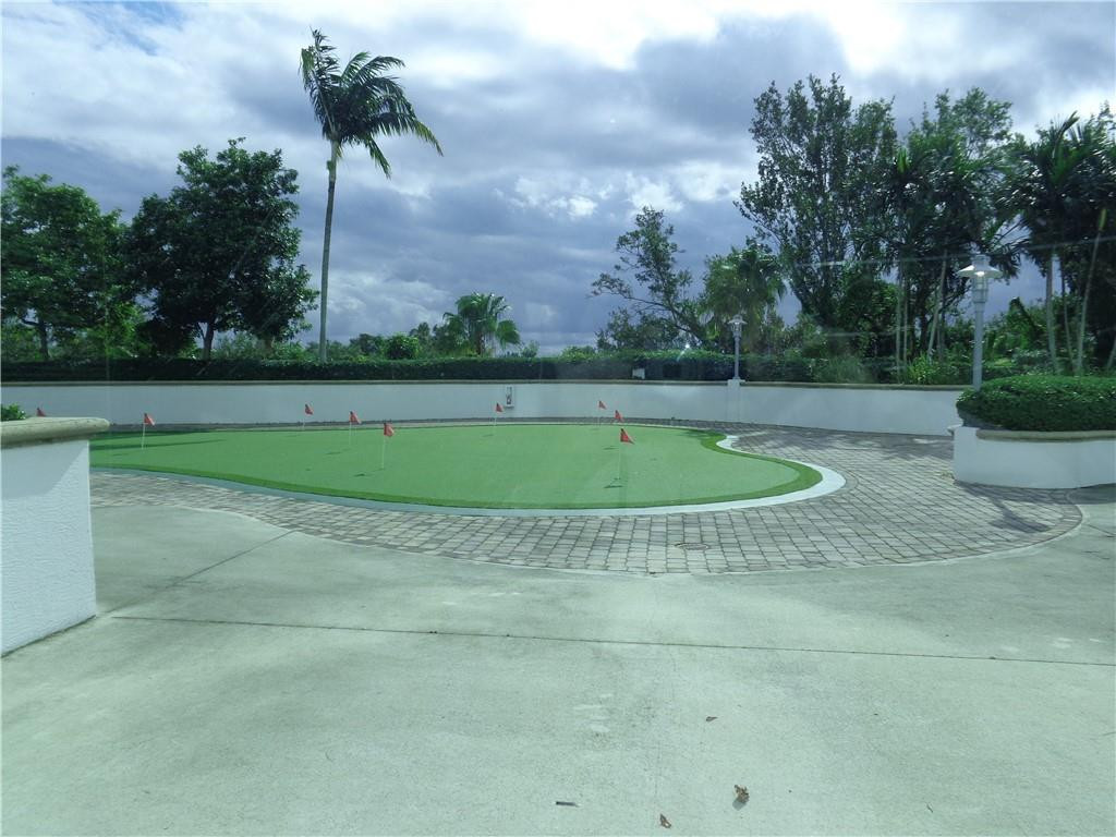2641 North Flamingo Road, Unit 1201N Sunrise, FL 33323 - Photo 49 of 49 PUTTING GREEN