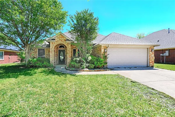 $339,000 | 516 Chestnut Lane, Saginaw, TX 76179