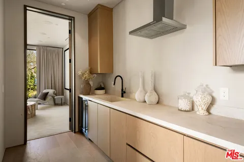 $6,170,000 | 4165 Nagle Avenue, Sherman Oaks, CA 91423