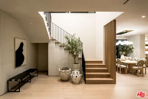 $6,170,000 | 4165 Nagle Avenue, Sherman Oaks, CA 91423