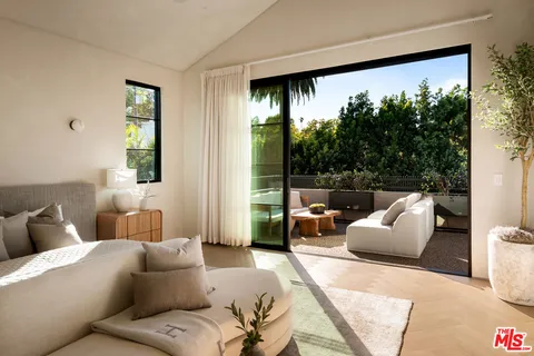 $6,170,000 | 4165 Nagle Avenue, Sherman Oaks, CA 91423